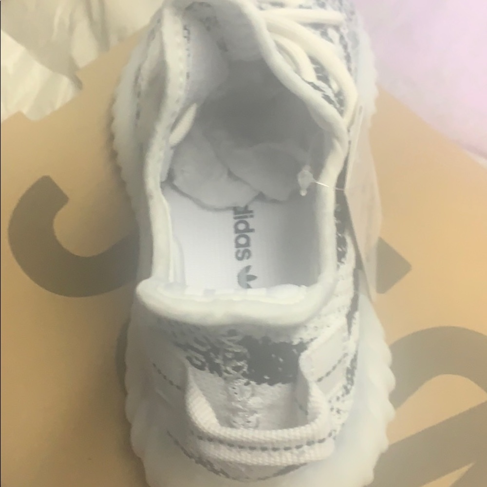 Yeezy Boost 350 Zebra size 4 1/2 men - Picture 6 of 8